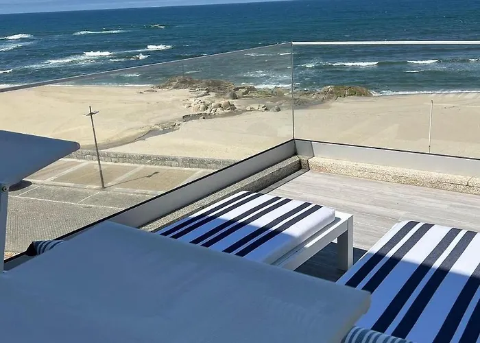 Bba Moledo - Beachfront Apartment