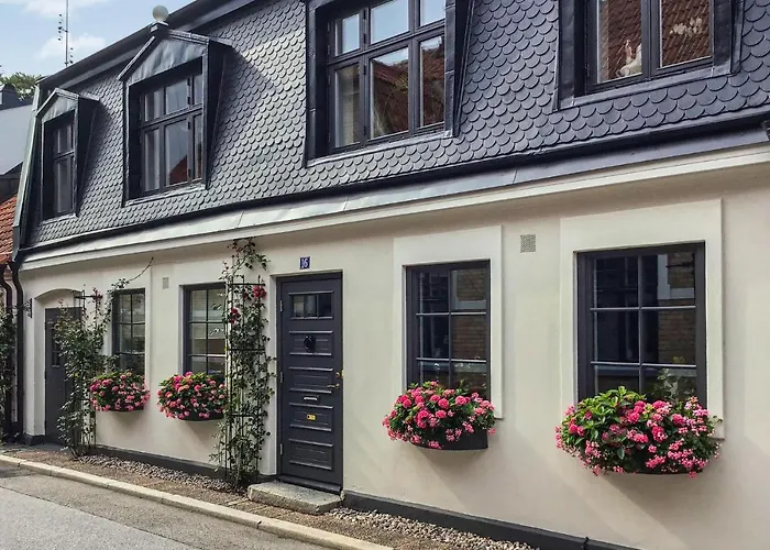 2 Bedroom Nice Home In Ystad