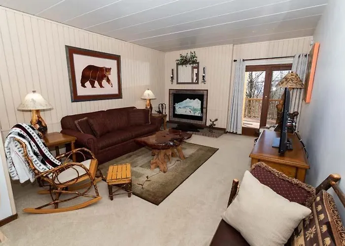 Cozy Seven Springs 1 Bedroom Deluxe Condo Sleeps 4