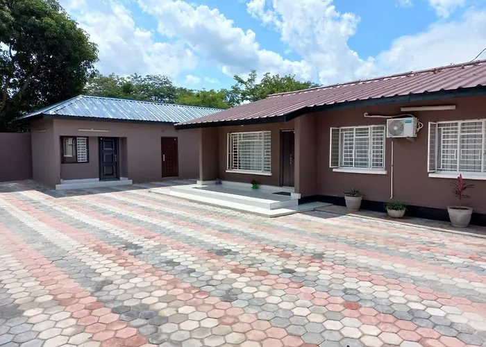 Kasuda - Self Contained Room In Livingstone