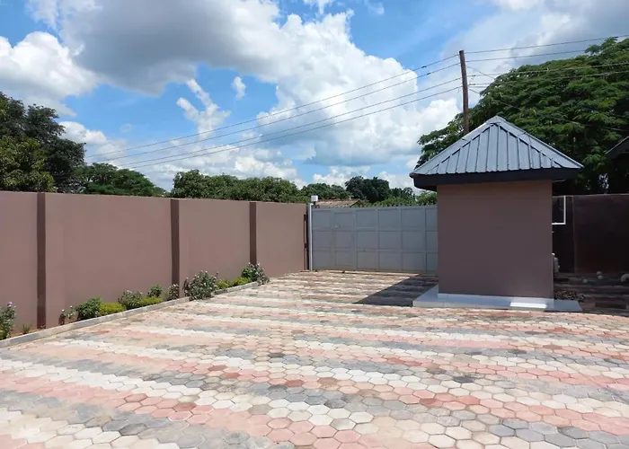 Kasuda Three Bedrooms House In Livingstone