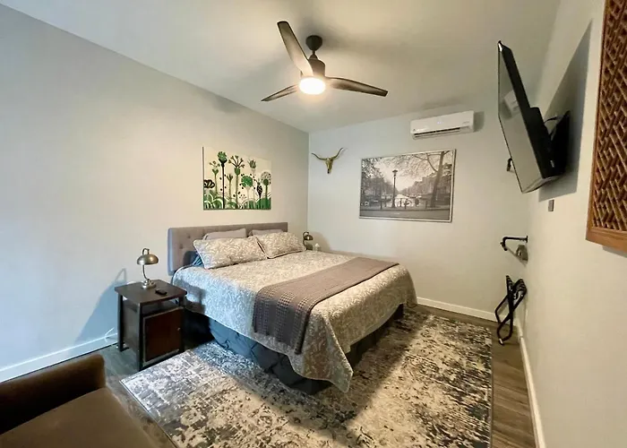 Country Suite Apartment Near Lake Fork With Stocked Pond And Walking Trails