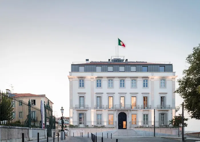 Hotel with pool: Verride Palacio Santa Catarina