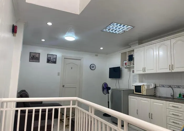Romy'S Place - Entire 3Rd Floor Apartment