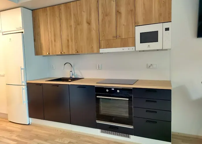 Fully Equipped New Apartment With Free Parking