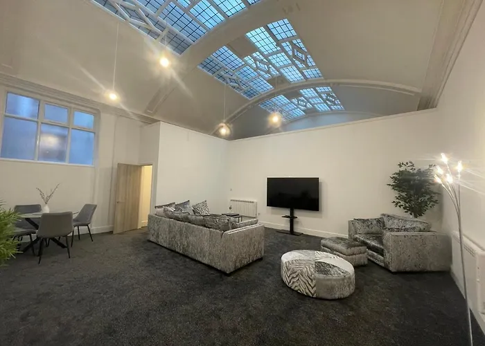 #20 Huge 2Br City Centre Apartment With Glass Ceiling Sleeps 6 Near Hull New Theatre