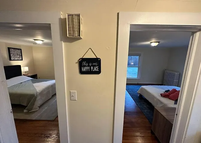 The Yellow Door 3-Bedroom Downtown Near Vt&Ru