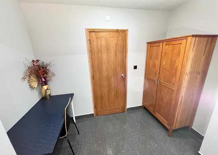 Full Studio Near Heathrow Airport & London