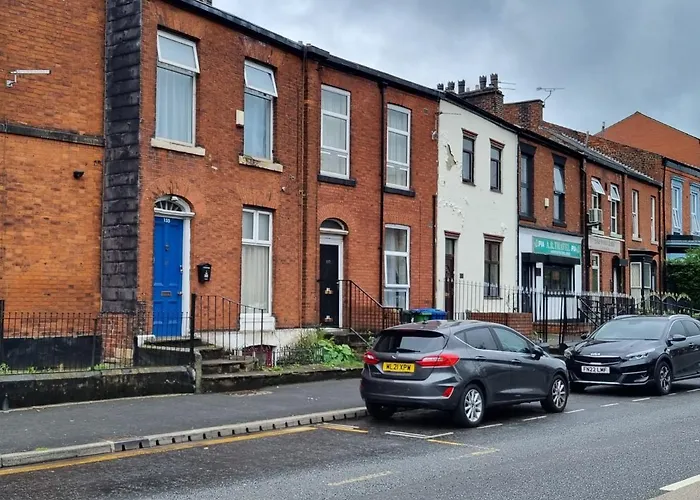 2 Bedroom 4 Beds Family Flat Free Parking Fast Wi-Fi Self-Check-In Cosy Spacious