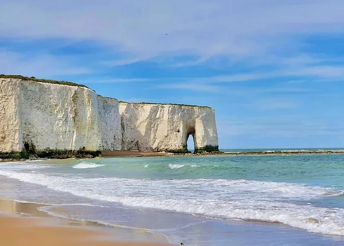 Nickleby Nook By The Sea - Meters To The Beach!