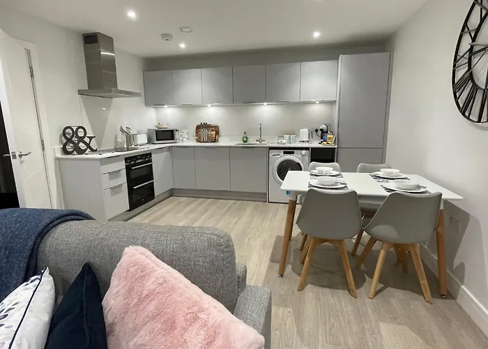 4 Putsborough - Luxury Apartment At Byron Woolacombe, Only 4 Minute Walk To Woolacombe Beach!