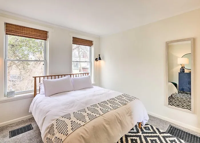 Cincinnati Vacation Rental: 6 Mi To Downtown!