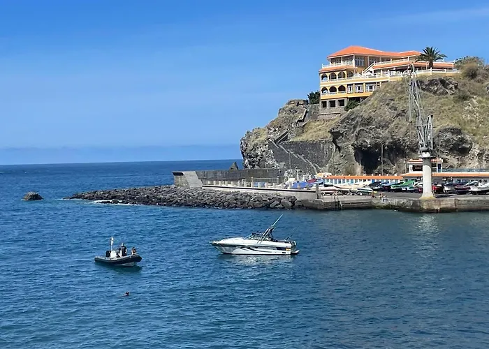 Relax Monis Incredible Ocean Views
