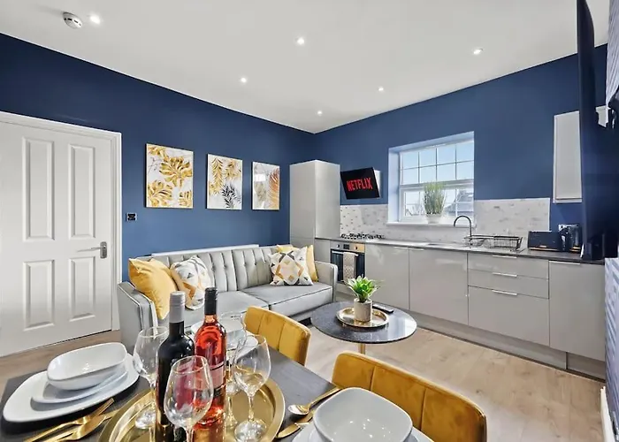 Platinum Grove Modern Flat