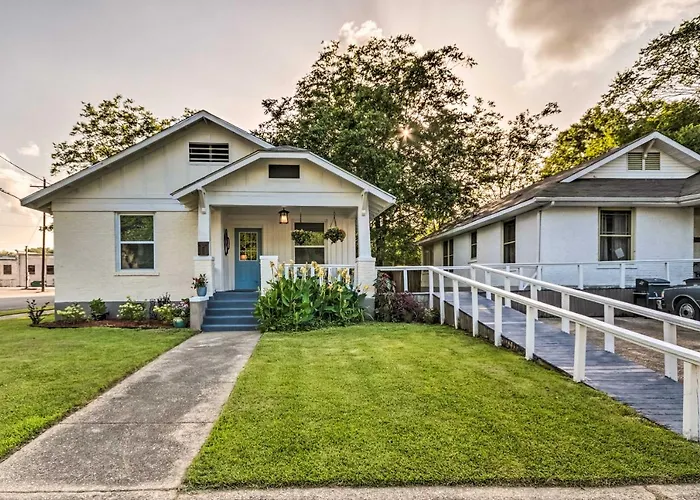 Cabin: Remodeled Dtwn Hot Springs Home With Porch!