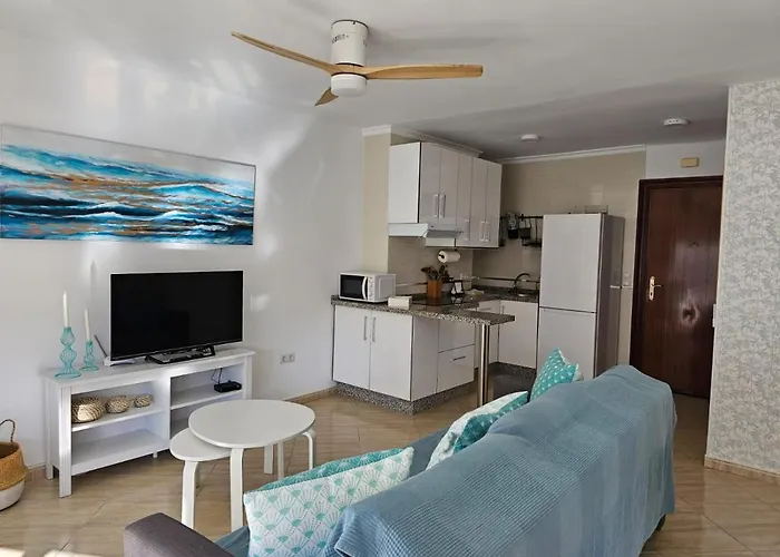 Estudio Luminoso Junto A La Playa