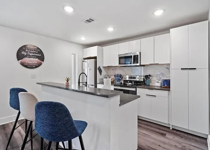 Cowboys Fan Pad 2 Bedroom!