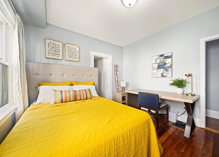 Cozy Rooms In 5Br Apt Near Charming Oak Square