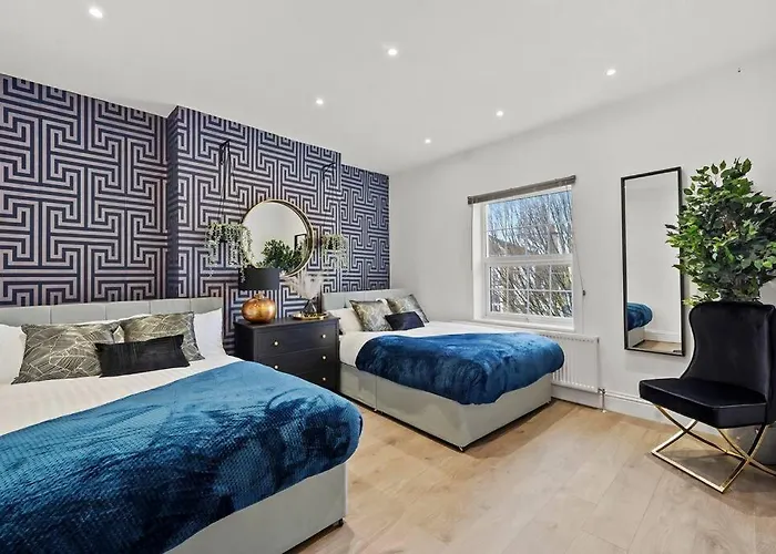 Platinum Grove Modern Flat