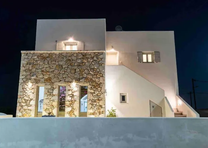 In The Heart Of Fira & Free Pool - Nychteri Suite