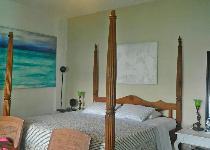 Azur Guesthouse