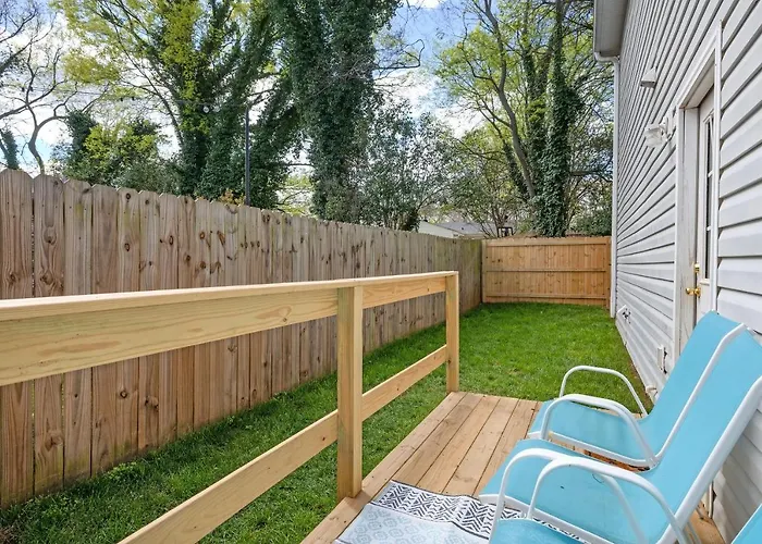 Dtgem-Selfcheckin-Rainshower-300M-Parking-Walkable