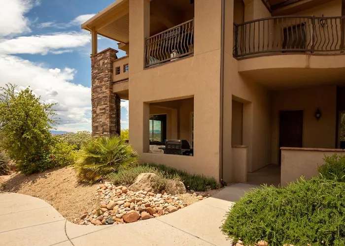 H7-Heavenly-Ground Floor 3-Bedroom Hillside View