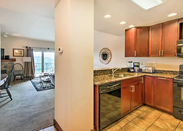 High Above It All Condo With Resort Amenity Access