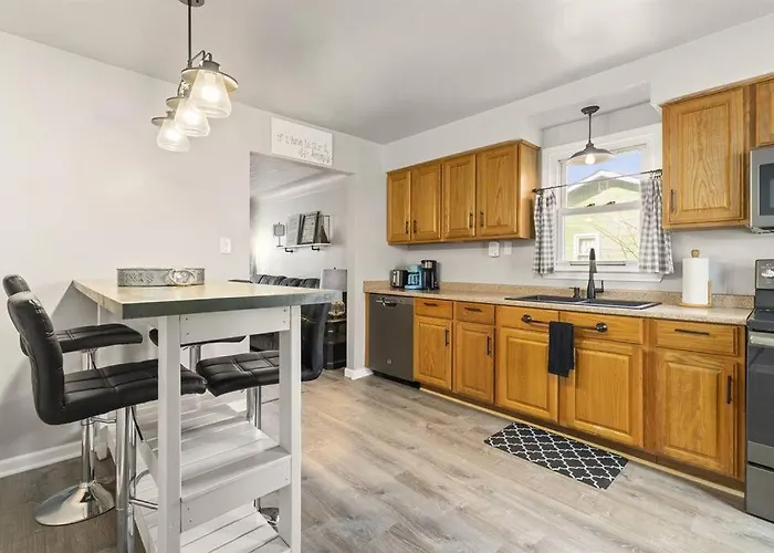 Great Location! Cozy Home With Huge Backyard