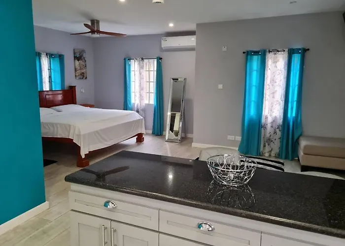 Coconut Creek Deluxe Suite