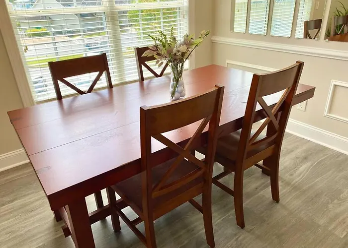 Booking Fast! Golf, Beach, And Relaxation! A Great Place For All!