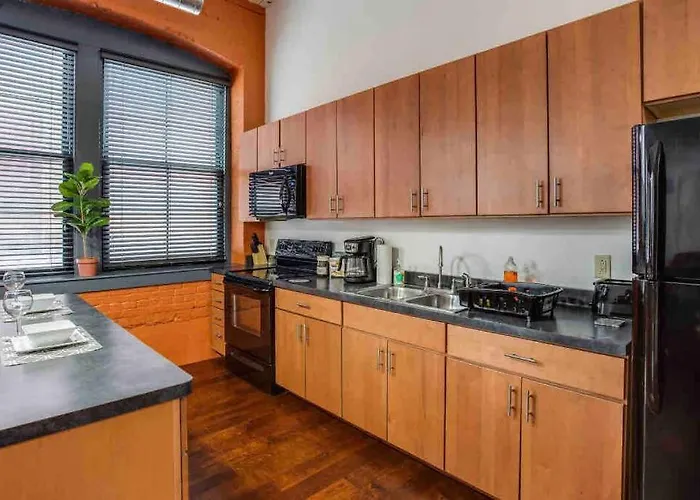 Modern Loft Style On Monroe By Dwtn & Park Ave