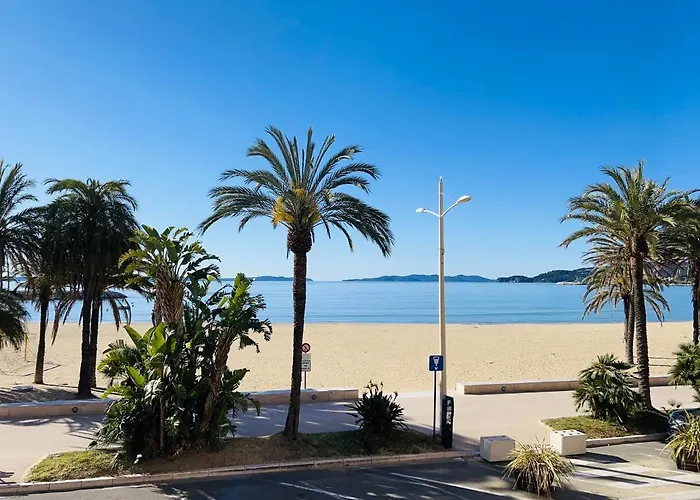 T2 Front De Mer 2Pers 1 Minute De La Plaget2 De 44 M2 Plus Terrasse 16M2 , Vue Mer Panoramique Et En Face De La Plage Cet Appartement Refait A Neuf Beneficie D'Un Confort Et D Un Equipement Optima Cet Appartement Est Ideal Pour 2 Personnes Avec Sa Ch