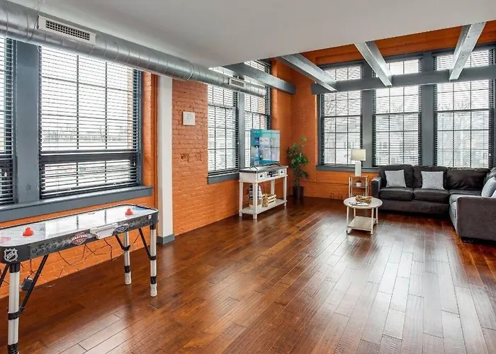 Centric Modern Loft W/ King Beds