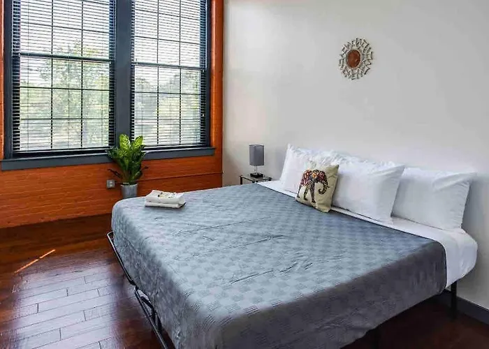 Ny Style Centric Loft With King Bed By Park Av.