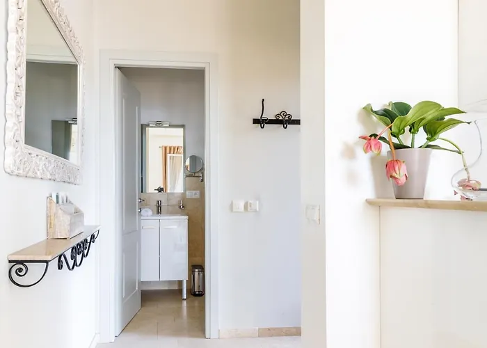 Sea View Apartment With Private Secure Parking 1