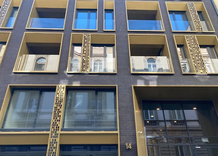 Grand Suites Central