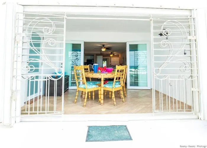 Gorgeous Ocean Views! Welcome To Bella Breeze! Beachfront 2Br 2Ba