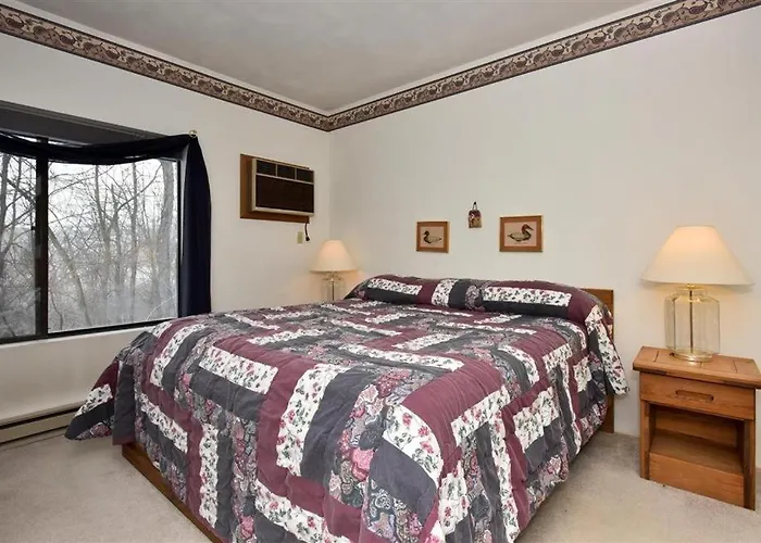 Seven Springs Swiss Mountain 1 Bedroom Standard Condo, Mountain Views! Condo