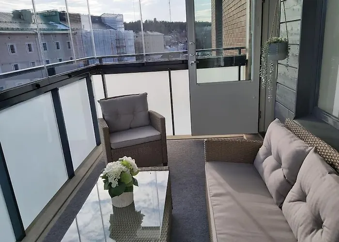 Rauhallinen Kolmio Omalla Saunalla Tampereen Keskustassa