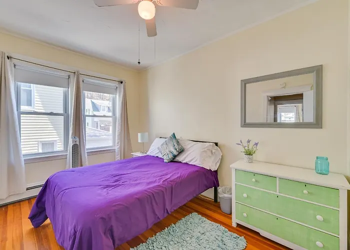Revere Vacation Rental Near Mbta ~ 7 Mi To Boston!