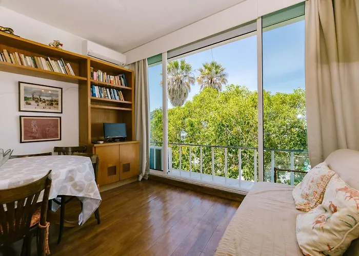 Rent4Rest Estoril Beachfront Apartments
