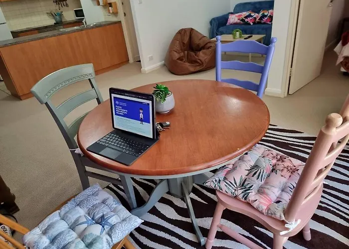 Little Monica Apartment- Spacious, Affordable & Central