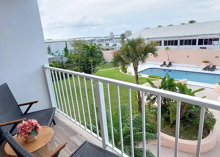 Nassau Harbour Cozy 2 Bedroom Condo