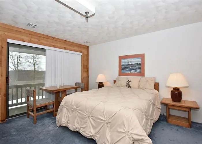 Seven Springs Stoneridge 3 Bedroom & Loft Standard Condo, Walking Distance To Slopes! Condo