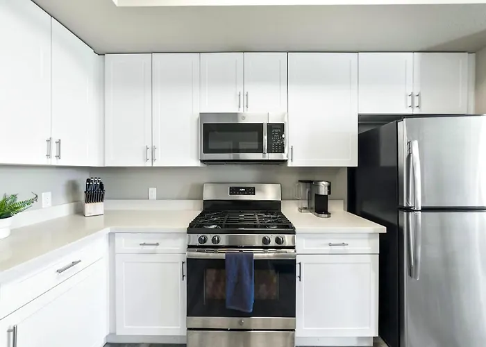 Sparks 2Br Waterfront - Spring Getaway & Rooftop