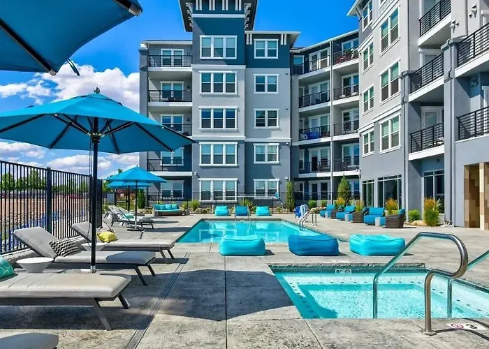 Sparks 2Br Waterfront - Spring Getaway & Rooftop