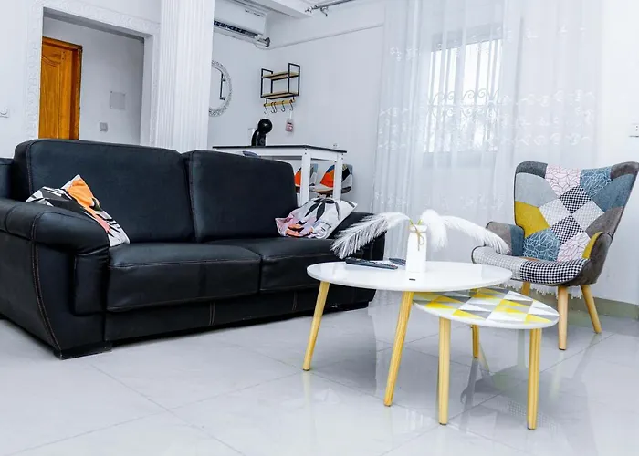 Naiveli-Palm Appartement Meuble Sobre Et Chic
