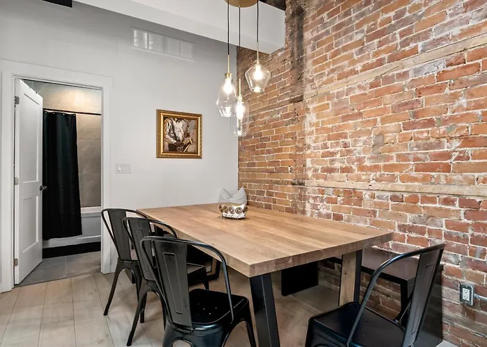 The Goodman: Front Street Flats