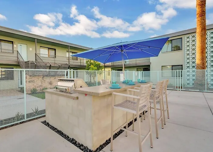 Poolside Studio W Rooftop Deck - Walk To Old Town